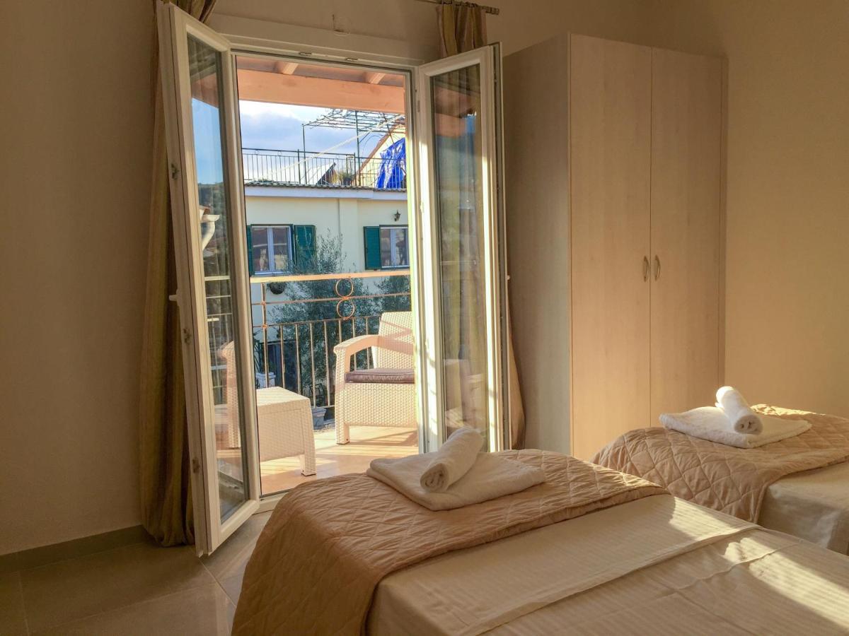 The Central Suites Kassiopi Exterior foto